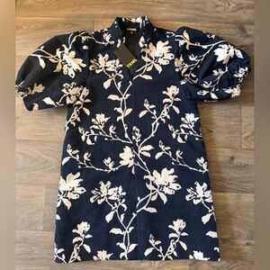 THML Black and Cream Floral Dress. Size M.